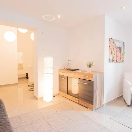 Relax Aachener Boardinghouse Main Train Station Aparthotel 3*