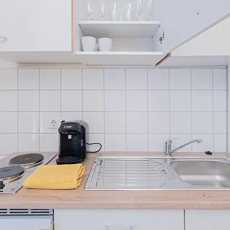 Relax Aachener Boardinghouse Main Train Station Aken